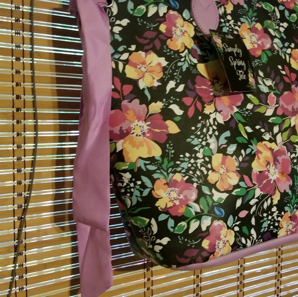 SIMPLY SPRING TOTE - Picture 9 of 9